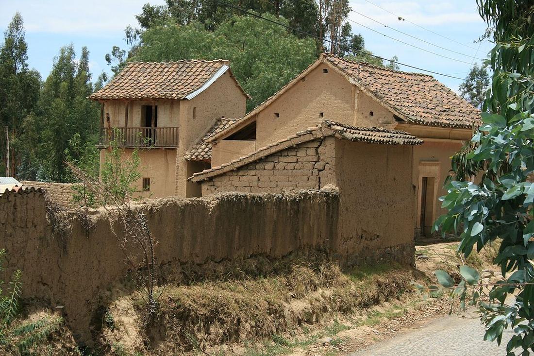 Casas de adobe en Villa Mercedes, Arbieto